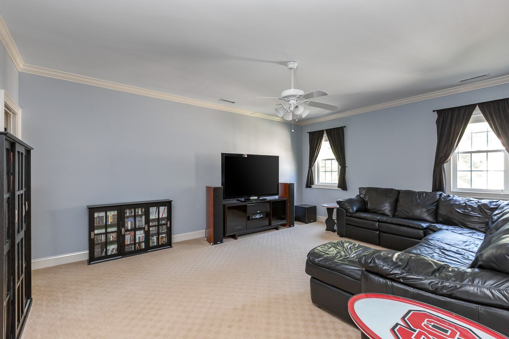 4311 Oakthorne Way Raleigh, NC 27613 - Photo 19 of 24 Photo 20