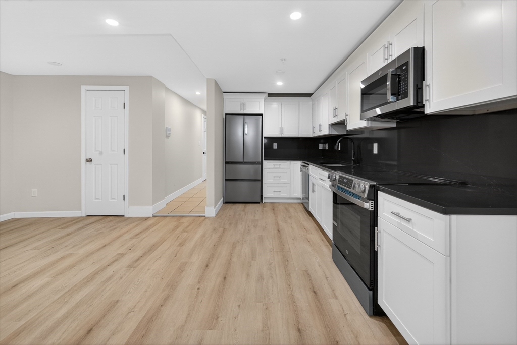 6 Moreland Street Boston, MA 02119 - Photo 7 of 18