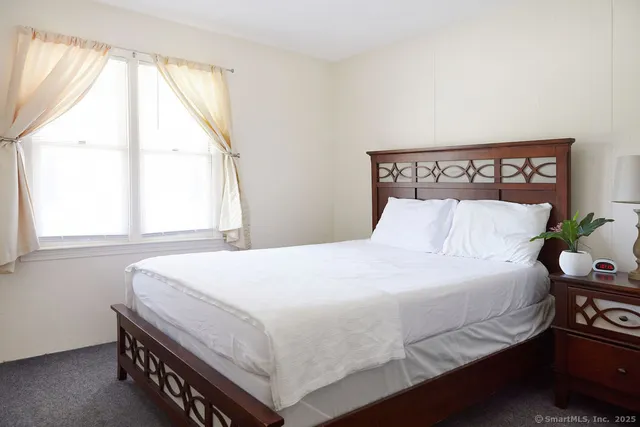 $3,700 | 1129 Ocean Avenue, New London, CT 06320