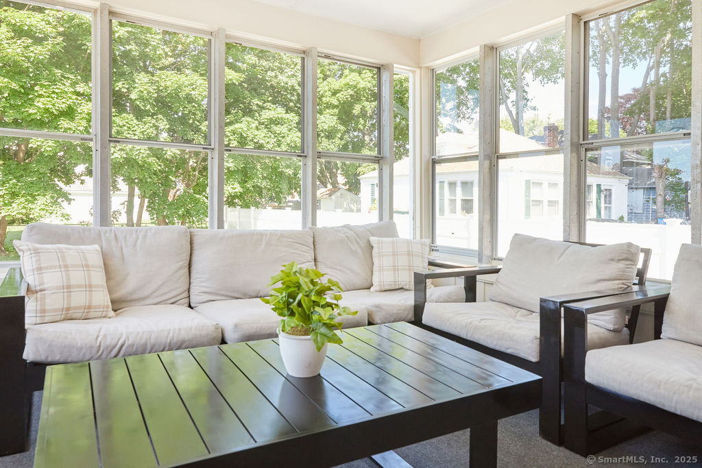 1129 Ocean Avenue New London, CT 06320 - Photo 20 of 22