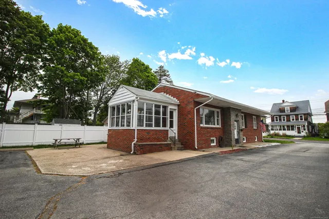 $3,700 | 1129 Ocean Avenue, New London, CT 06320
