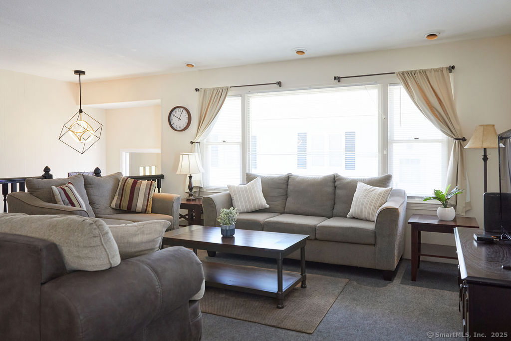 1129 Ocean Avenue New London, CT 06320 - Photo 3 of 22