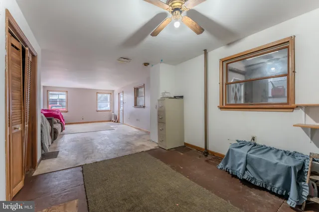 a view of livingroom with hardwood