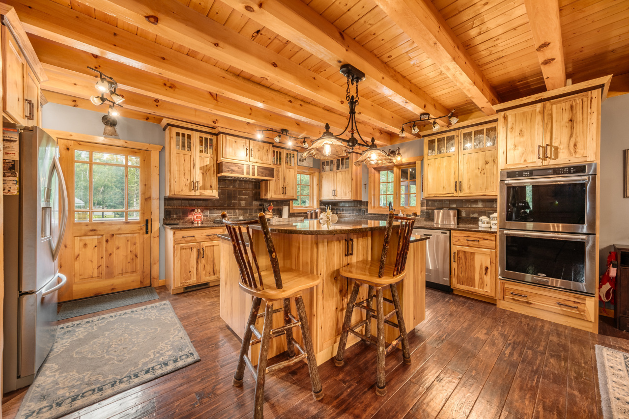 N10627 Bay View Lane Worcester, WI 54555 - Photo 11 of 73 Understated Craftsmanship
