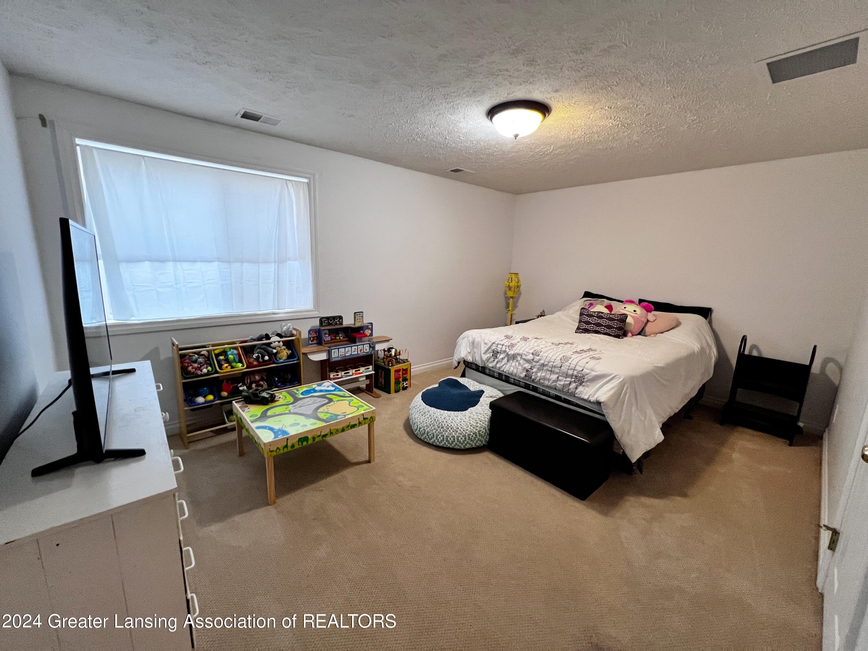 2510 South Rundle Avenue Lansing, MI 48910 - Photo 17 of 20 Photo Mar 21 2024, 10 26 04 AM
