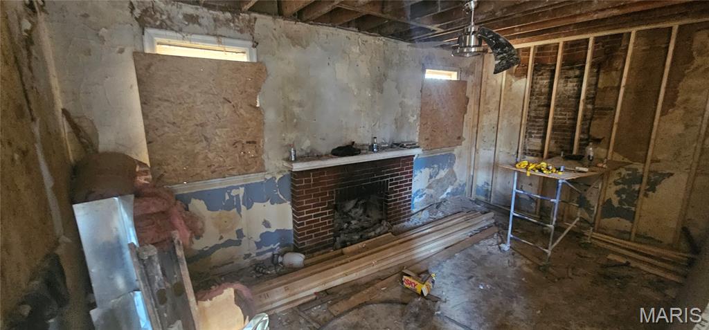 810 Airport Road St. Louis, MO 63135 - Photo 4 of 12 Gallery Image 4