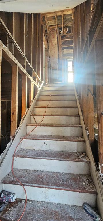 810 Airport Road St. Louis, MO 63135 - Photo 6 of 12 Gallery Image 6
