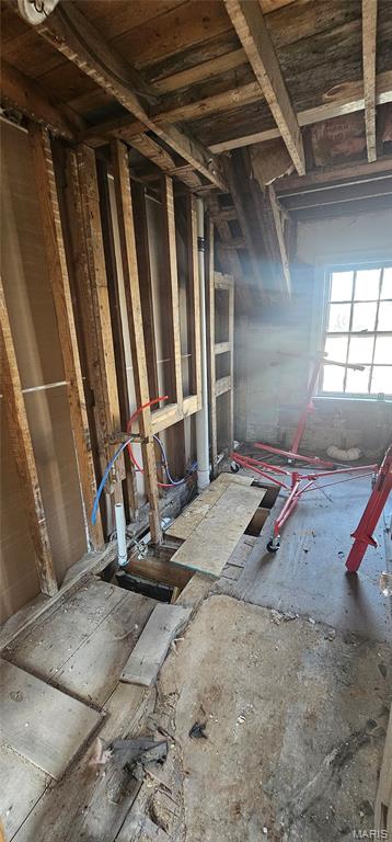 810 Airport Road St. Louis, MO 63135 - Photo 7 of 12 Gallery Image 7
