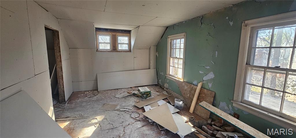 810 Airport Road St. Louis, MO 63135 - Photo 9 of 12 Gallery Image 9
