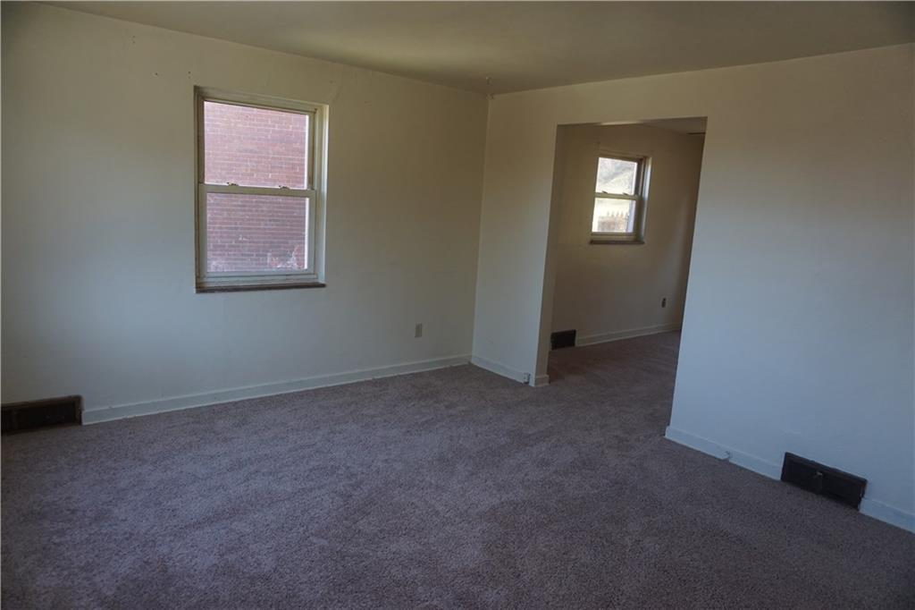 1574 Bevan Road Pittsburgh, PA 15227 - Photo 3 of 8 Gallery Image 3