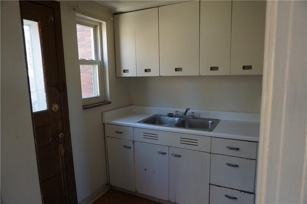 1574 Bevan Road Pittsburgh, PA 15227 - Photo 5 of 8 Gallery Image 5