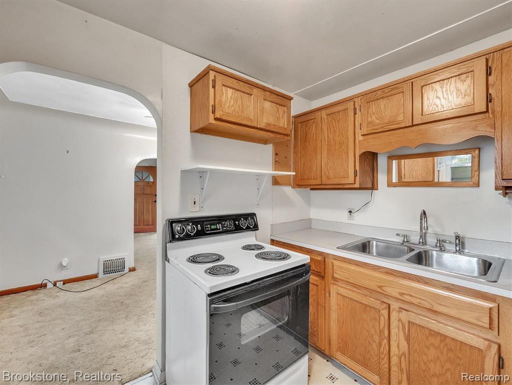 2820 Grant Road Rochester Hills, MI 48309 - Photo 15 of 55