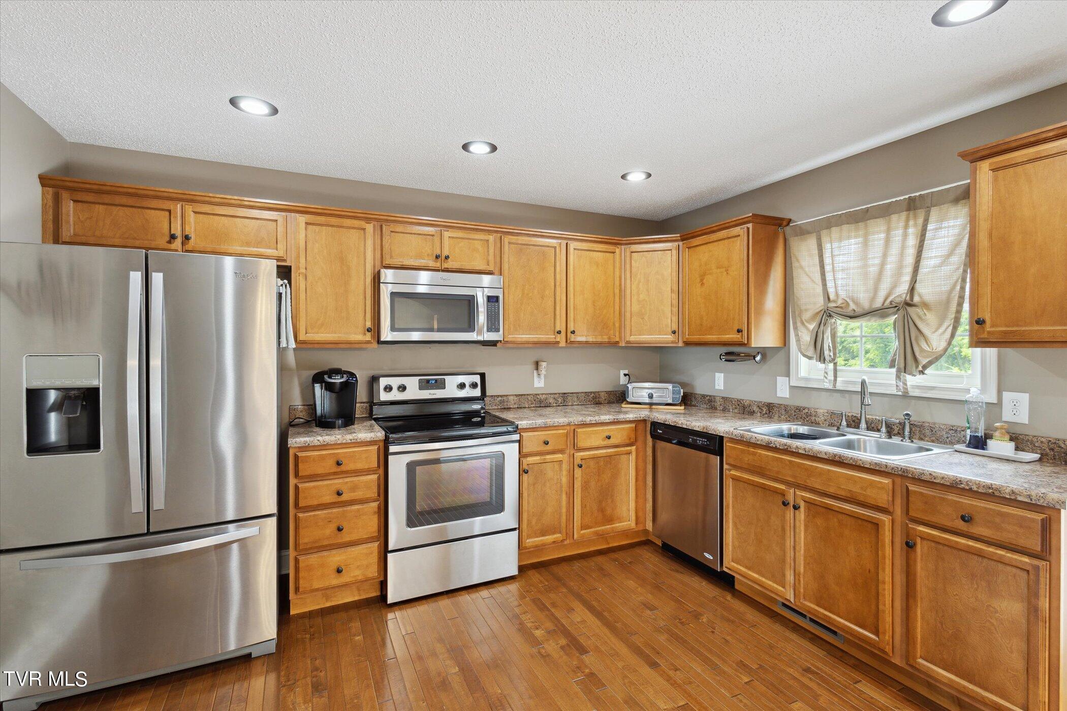 283 Valley Pike Road Bristol, TN 37620 - Photo 6 of 30 10-283-Valley-Pike-Rd-Bristol-TN-37620-W