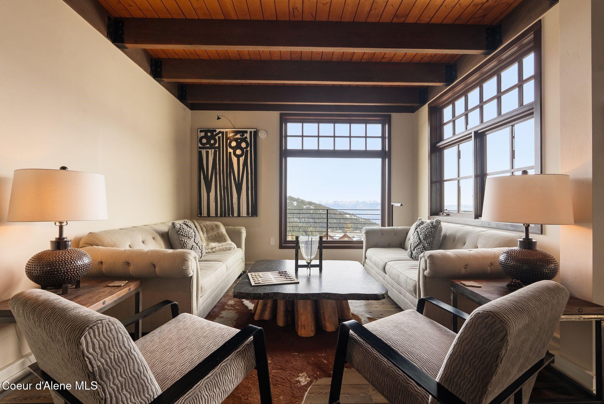 91 Village Lane Sandpoint, ID 83864 - Photo 16 of 66 Picturesque Living Room