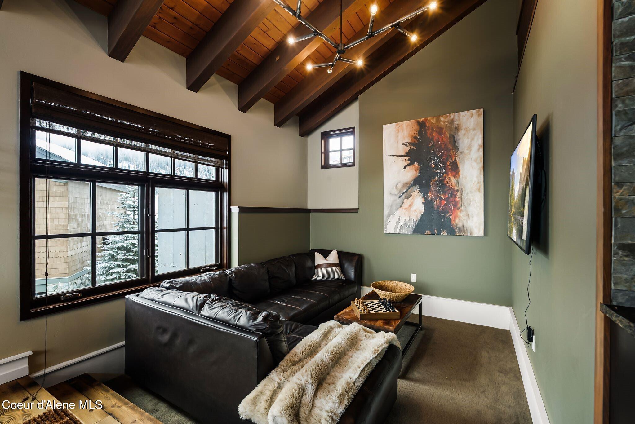 91 Village Lane Sandpoint, ID 83864 - Photo 23 of 66 Main Floor Lounge Space