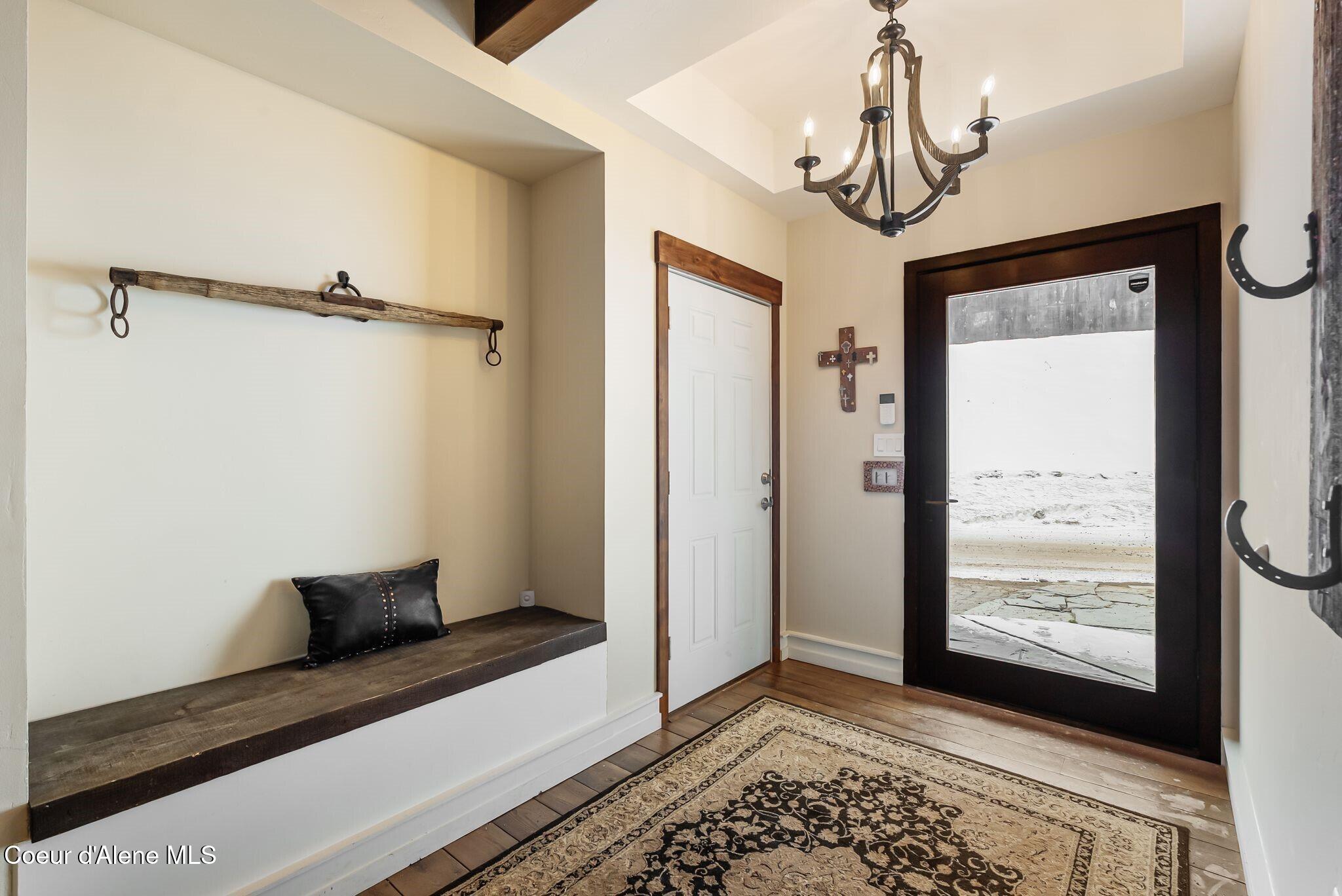 91 Village Lane Sandpoint, ID 83864 - Photo 5 of 66 Inviting Entry