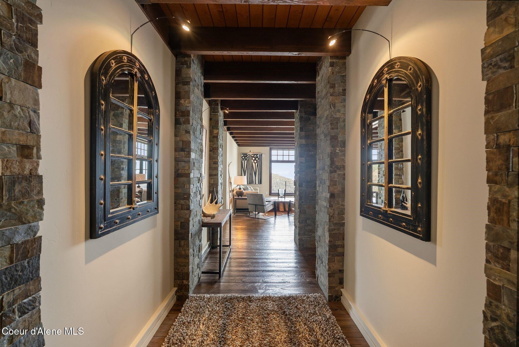 91 Village Lane Sandpoint, ID 83864 - Photo 6 of 66 Main Floor Hallway