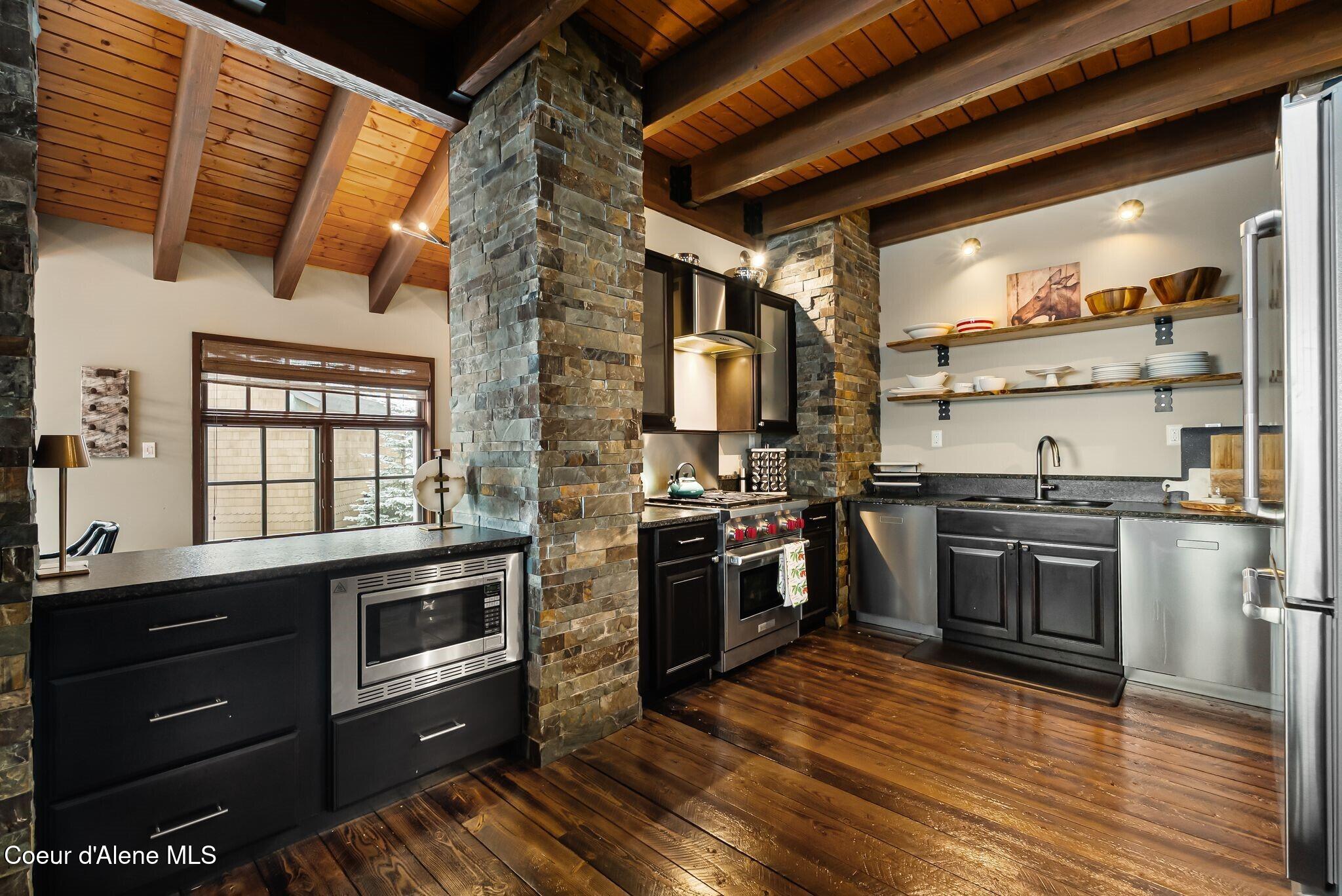 91 Village Lane Sandpoint, ID 83864 - Photo 8 of 66 Gourmet Kitchen