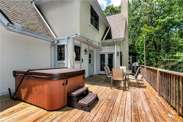 $485,000 | 276 Zeppelin Strasse, Helen, GA 30545