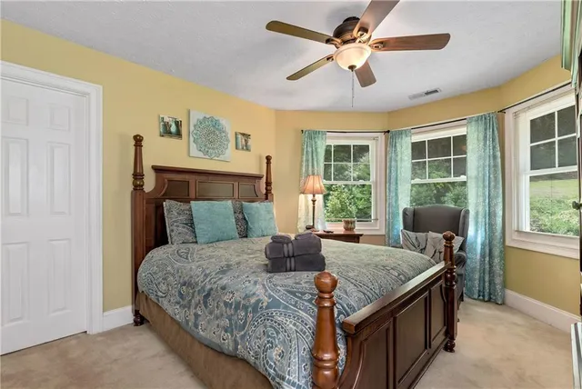 $485,000 | 276 Zeppelin Strasse, Helen, GA 30545