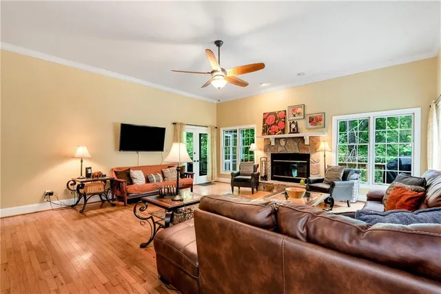 $485,000 | 276 Zeppelin Strasse, Helen, GA 30545