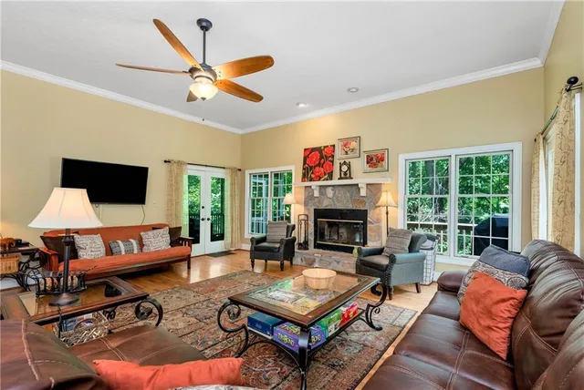 $485,000 | 276 Zeppelin Strasse, Helen, GA 30545