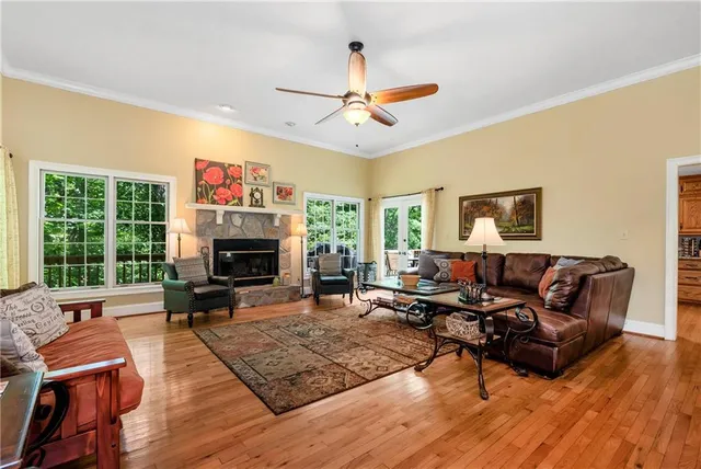 $485,000 | 276 Zeppelin Strasse, Helen, GA 30545