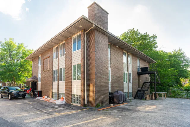 $649,000 | 919 Greenbrier Road, DeKalb, IL 60115