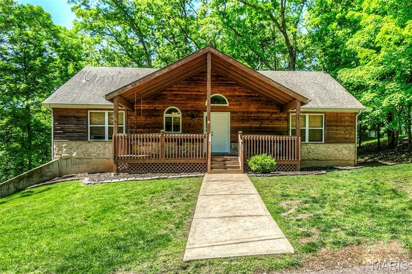 $379,900 | 504 Greenwood Lane, Marthasville, MO 63357