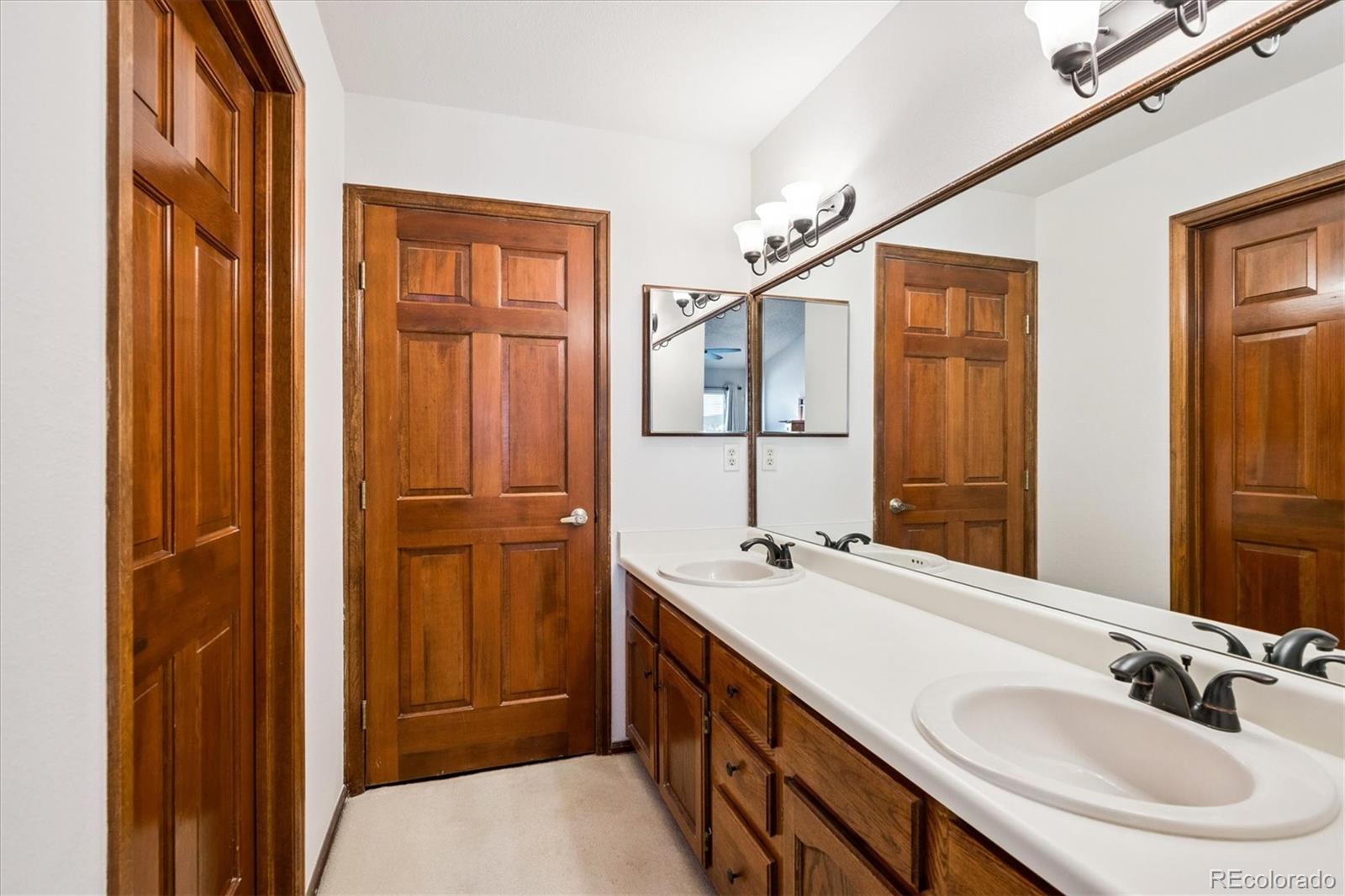 7 Dunbarton Court Highlands Ranch, CO 80130 - Photo 15 of 34 Gallery Image 15