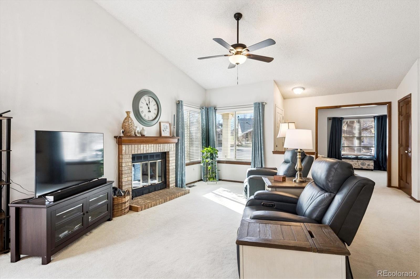 7 Dunbarton Court Highlands Ranch, CO 80130 - Photo 3 of 34 Gallery Image 3