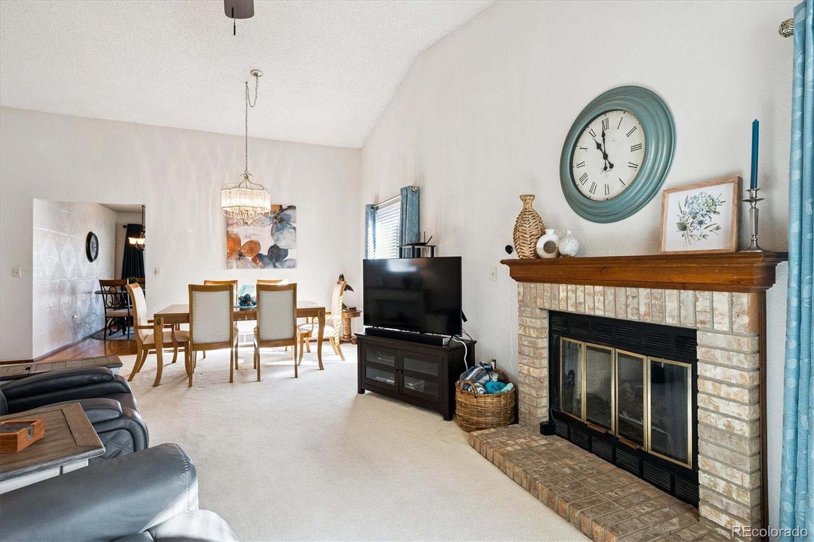 7 Dunbarton Court Highlands Ranch, CO 80130 - Photo 4 of 34 Gallery Image 4