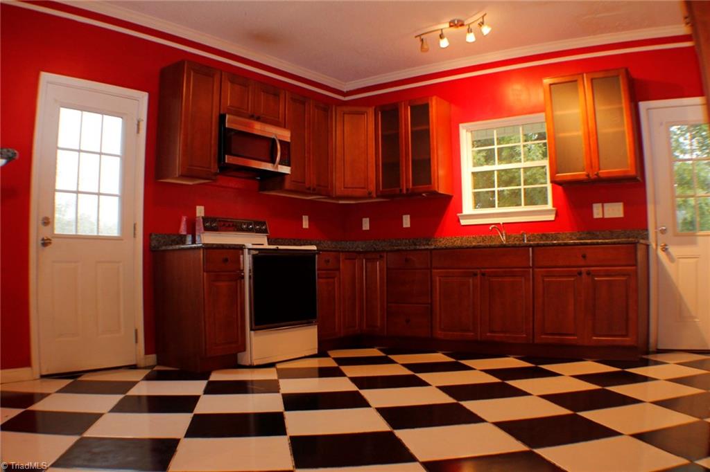 604 Prospect Street High Point, NC 27260 - Photo 8 of 25 Gallery Image 8