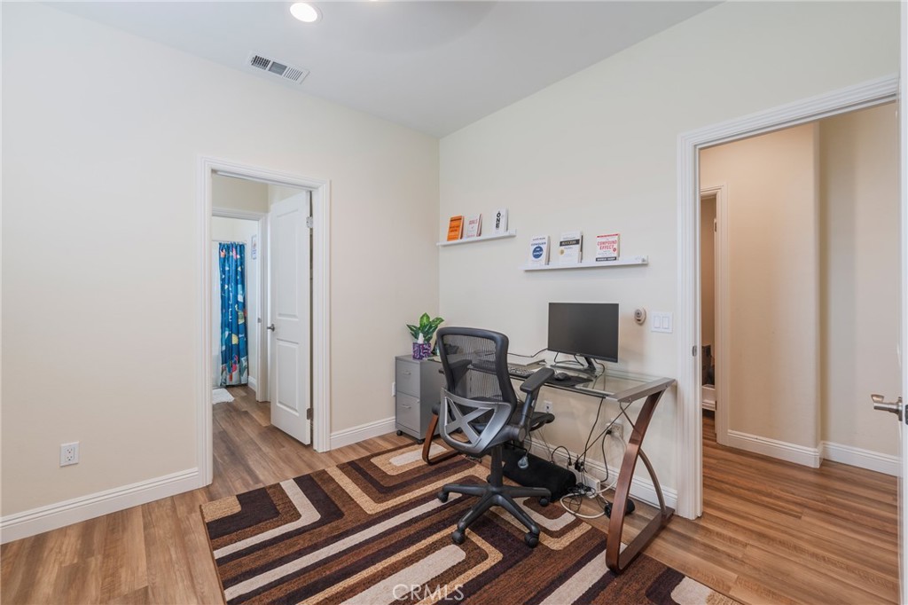 14944 Texaco Avenue Paramount, CA 90723 - Photo 15 of 25