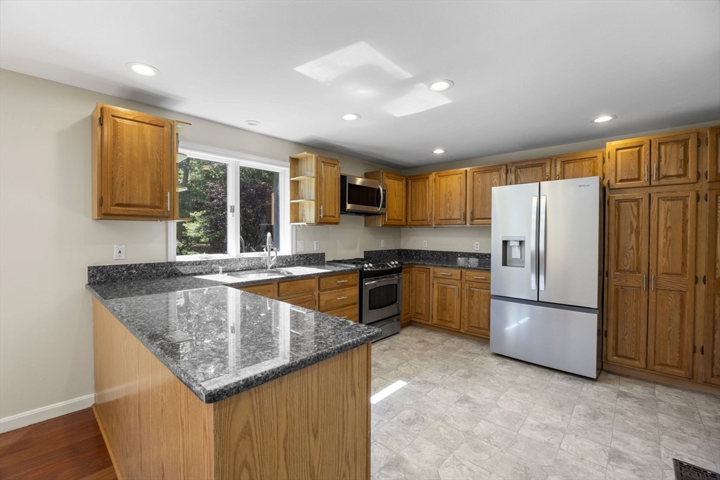 12 South Sandwich Road Sandwich, MA 02563 - Photo 11 of 42 Gallery Image 11