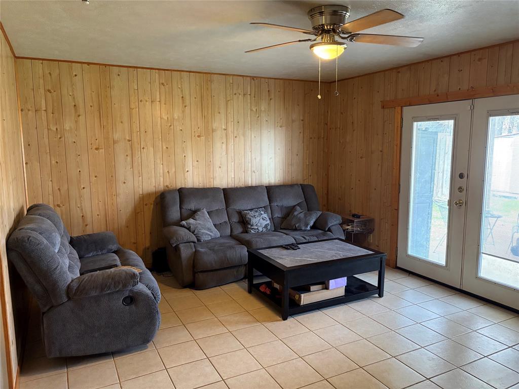 3507 Hummingbird Lane Denton, TX 76209 - Photo 2 of 9