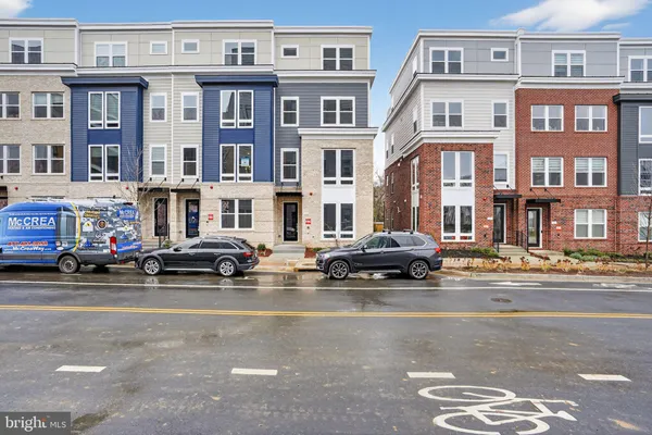 $4,900 | 3612 Farr Avenue, Fairfax, VA 22030
