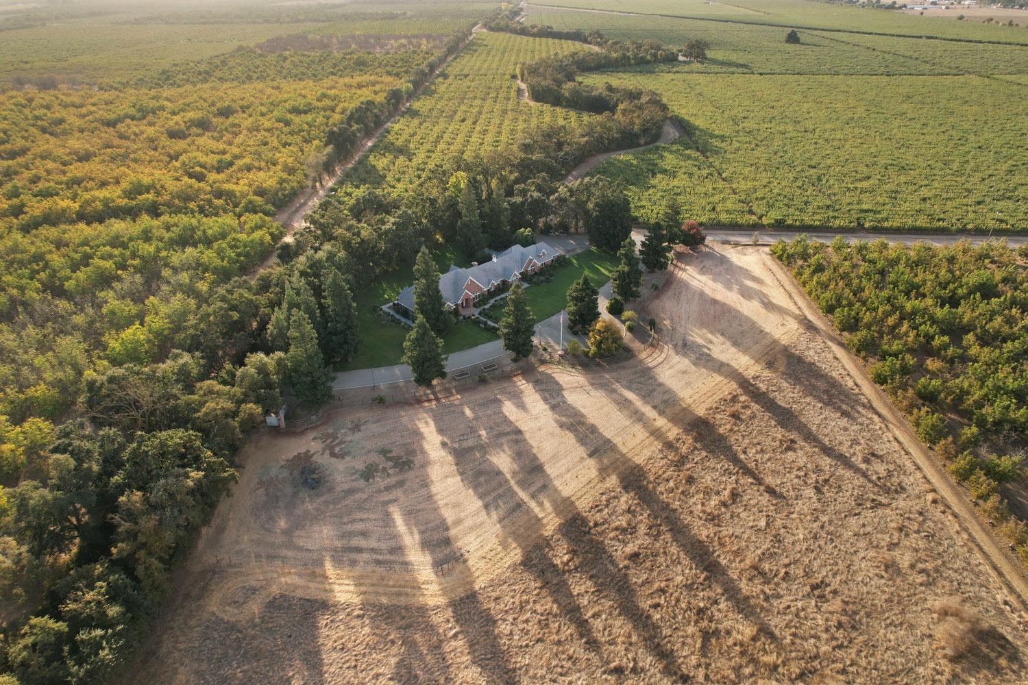 12750 Live Oak Road Lodi, CA 95240 - Photo 6 of 99