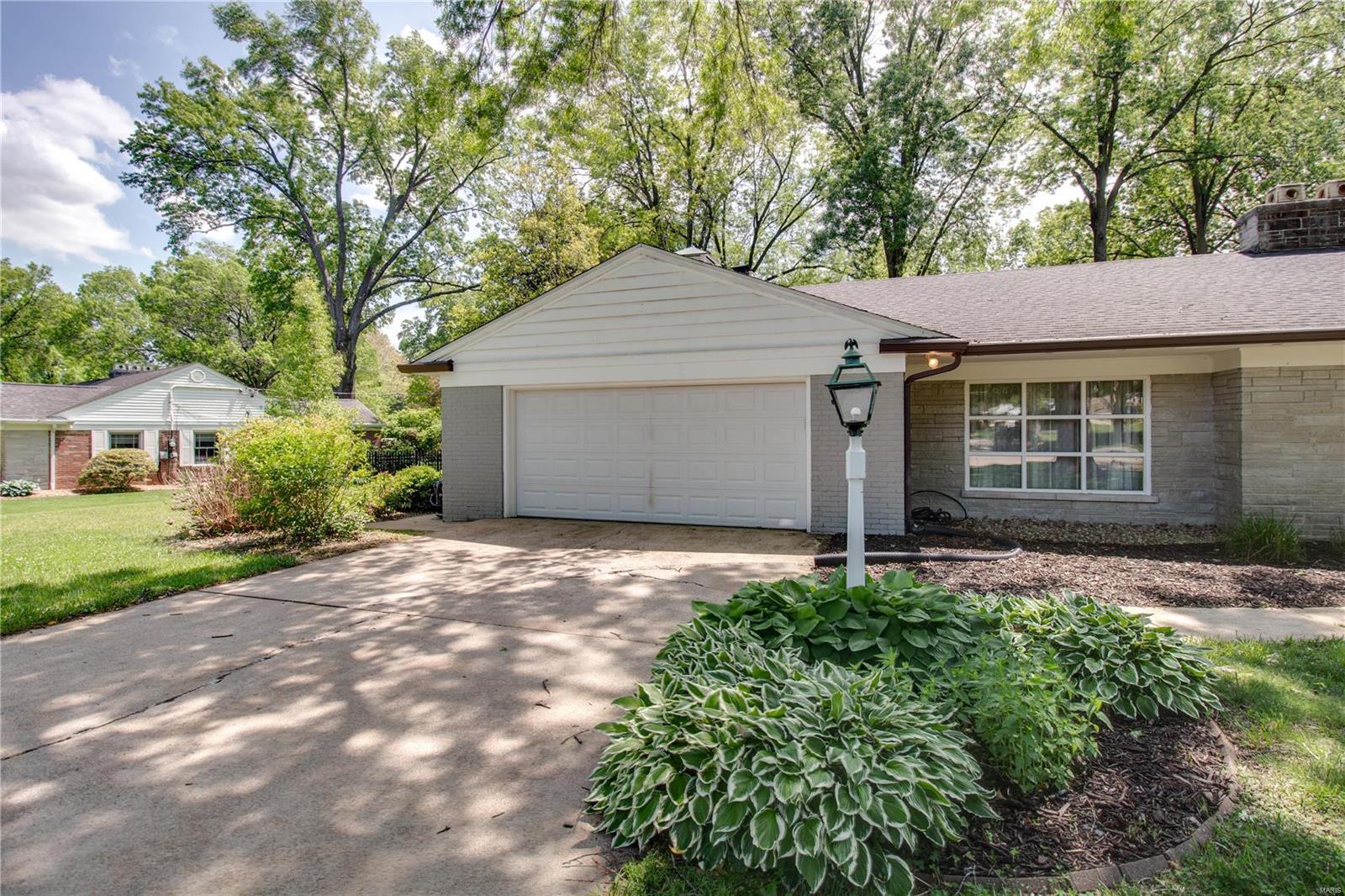 32 Shady Lane Belleville, IL 62221 - Photo 4 of 39