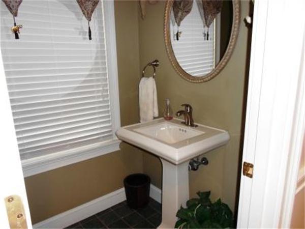 17 Jordan Road Peabody, MA 01960 - Photo 13 of 28 Gallery Image 13