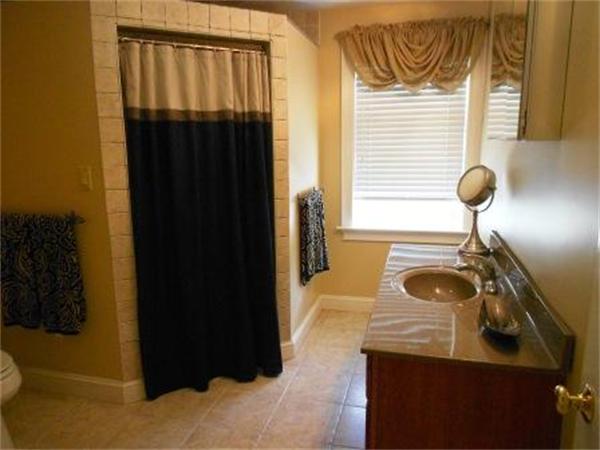 17 Jordan Road Peabody, MA 01960 - Photo 16 of 28 Gallery Image 16