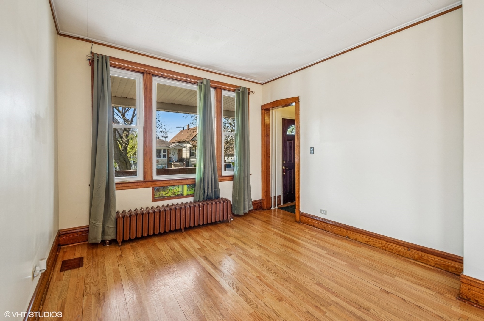 4339 North Ridgeway Avenue Chicago, IL 60618 - Photo 4 of 30 Gallery Image 4