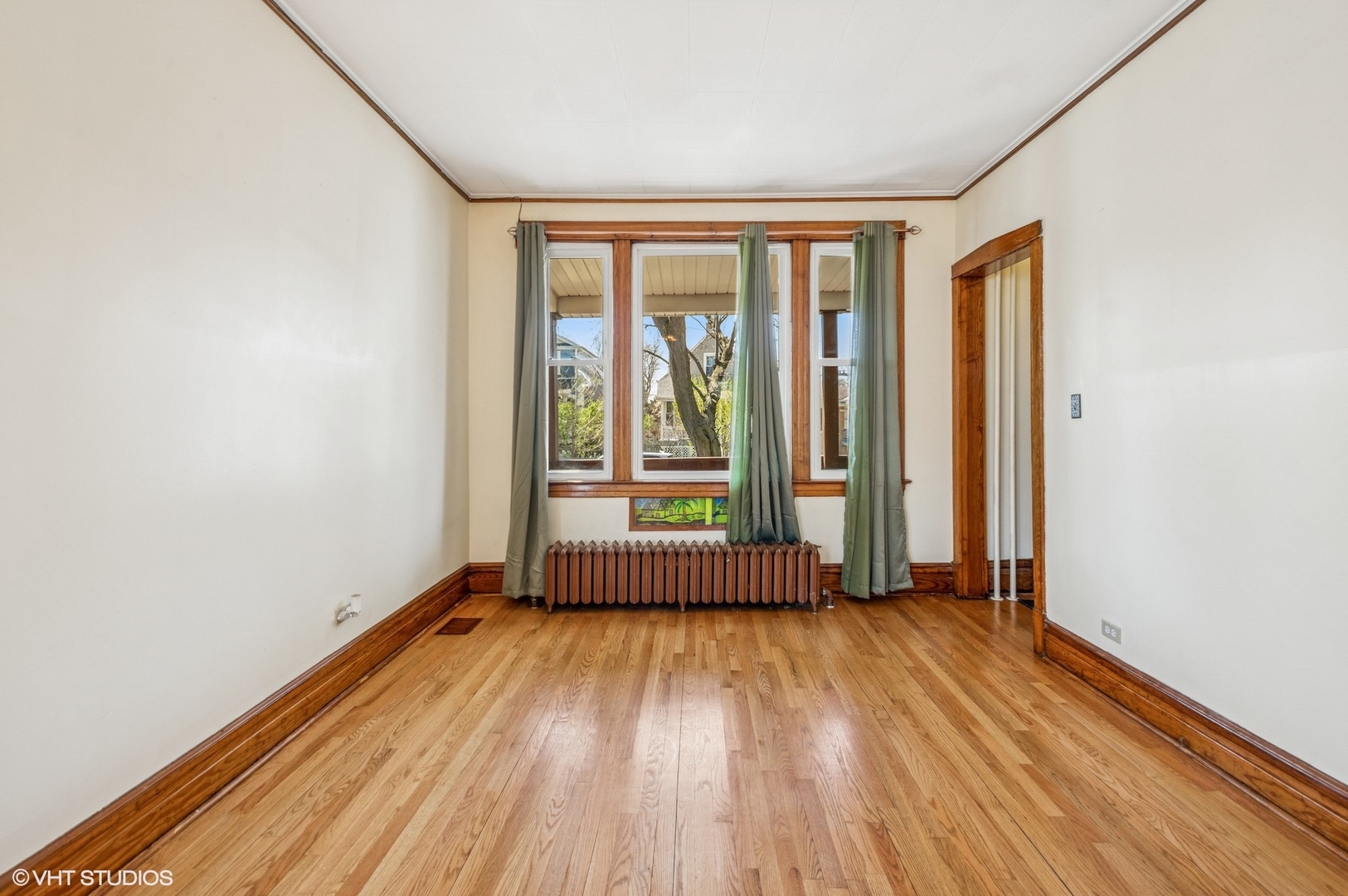 4339 North Ridgeway Avenue Chicago, IL 60618 - Photo 5 of 30 Gallery Image 5