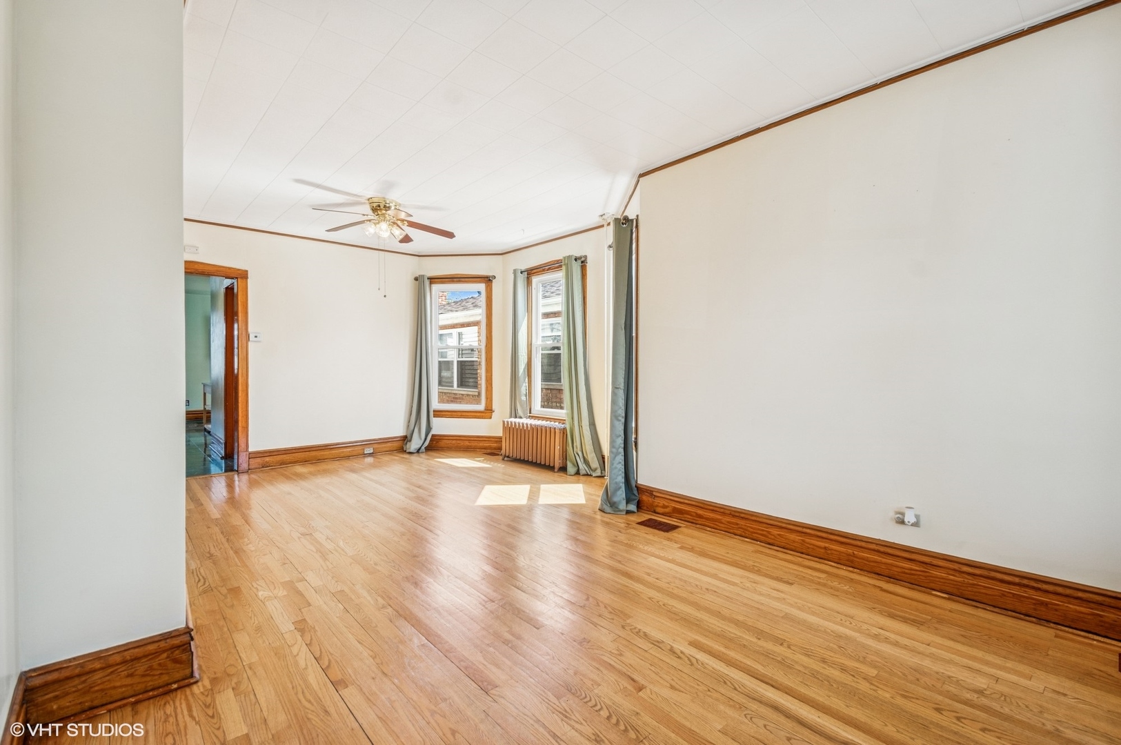 4339 North Ridgeway Avenue Chicago, IL 60618 - Photo 7 of 30 Gallery Image 7