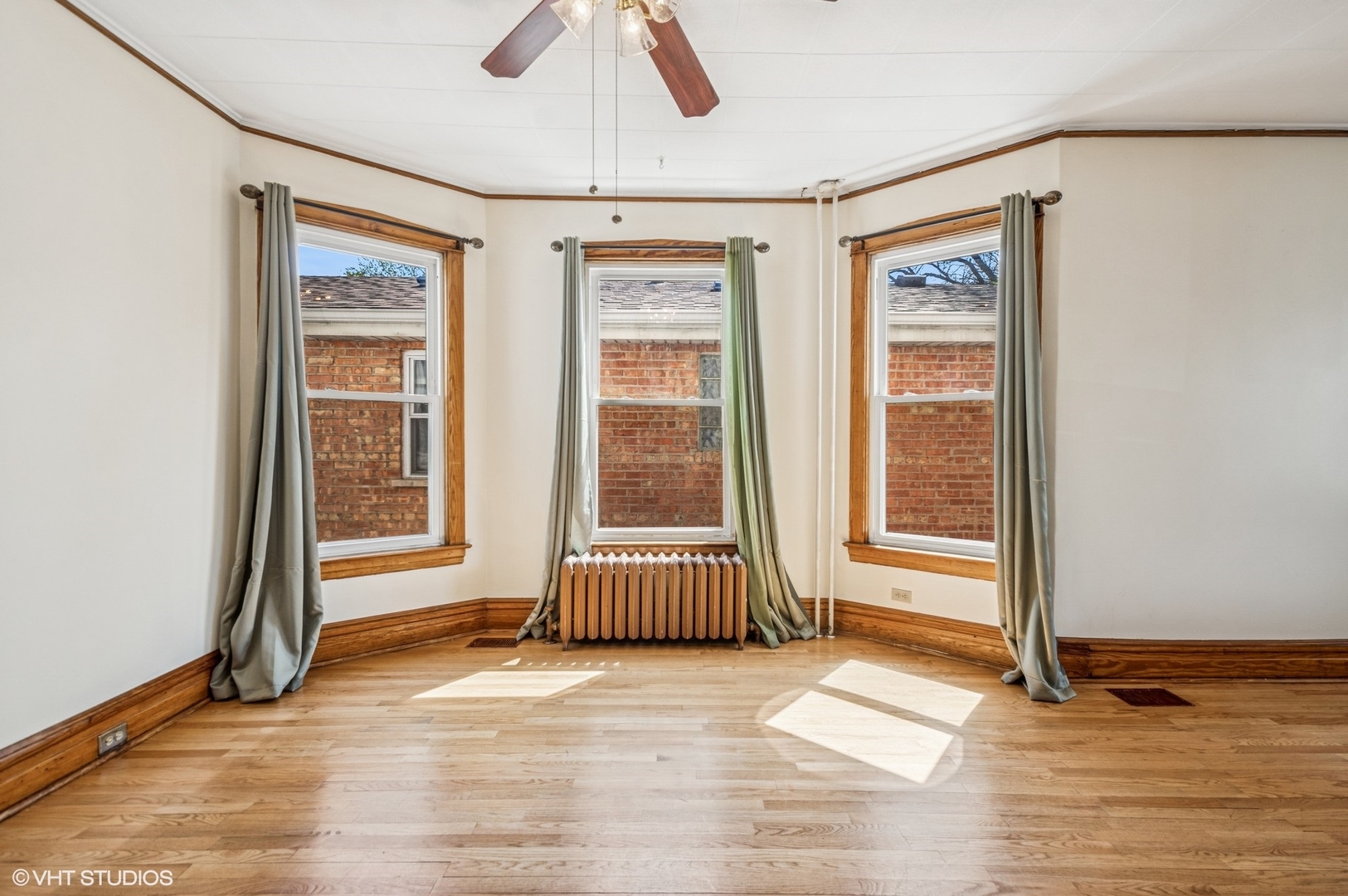4339 North Ridgeway Avenue Chicago, IL 60618 - Photo 9 of 30 Gallery Image 9