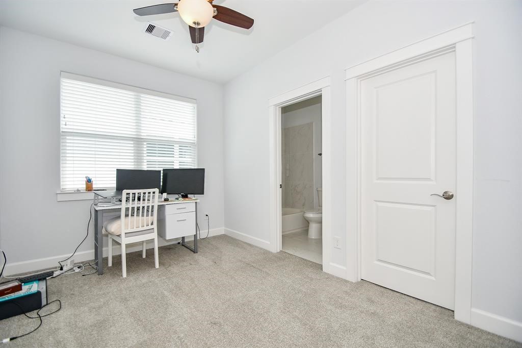 703 Link Road Houston, TX 77009 - Photo 28 of 32