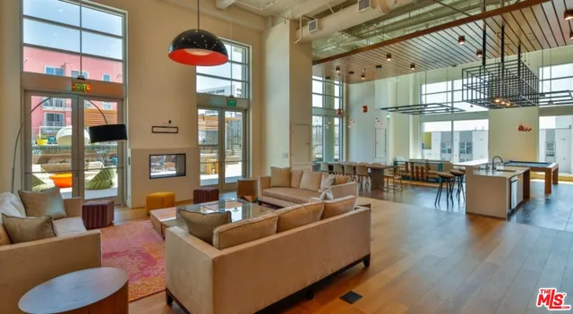 $2,140 | 555 North Spring Street, Unit B512, Los Angeles, CA 90012