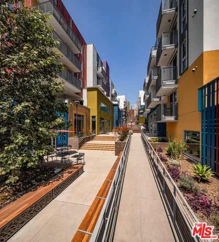 $2,140 | 555 North Spring Street, Unit B512, Los Angeles, CA 90012