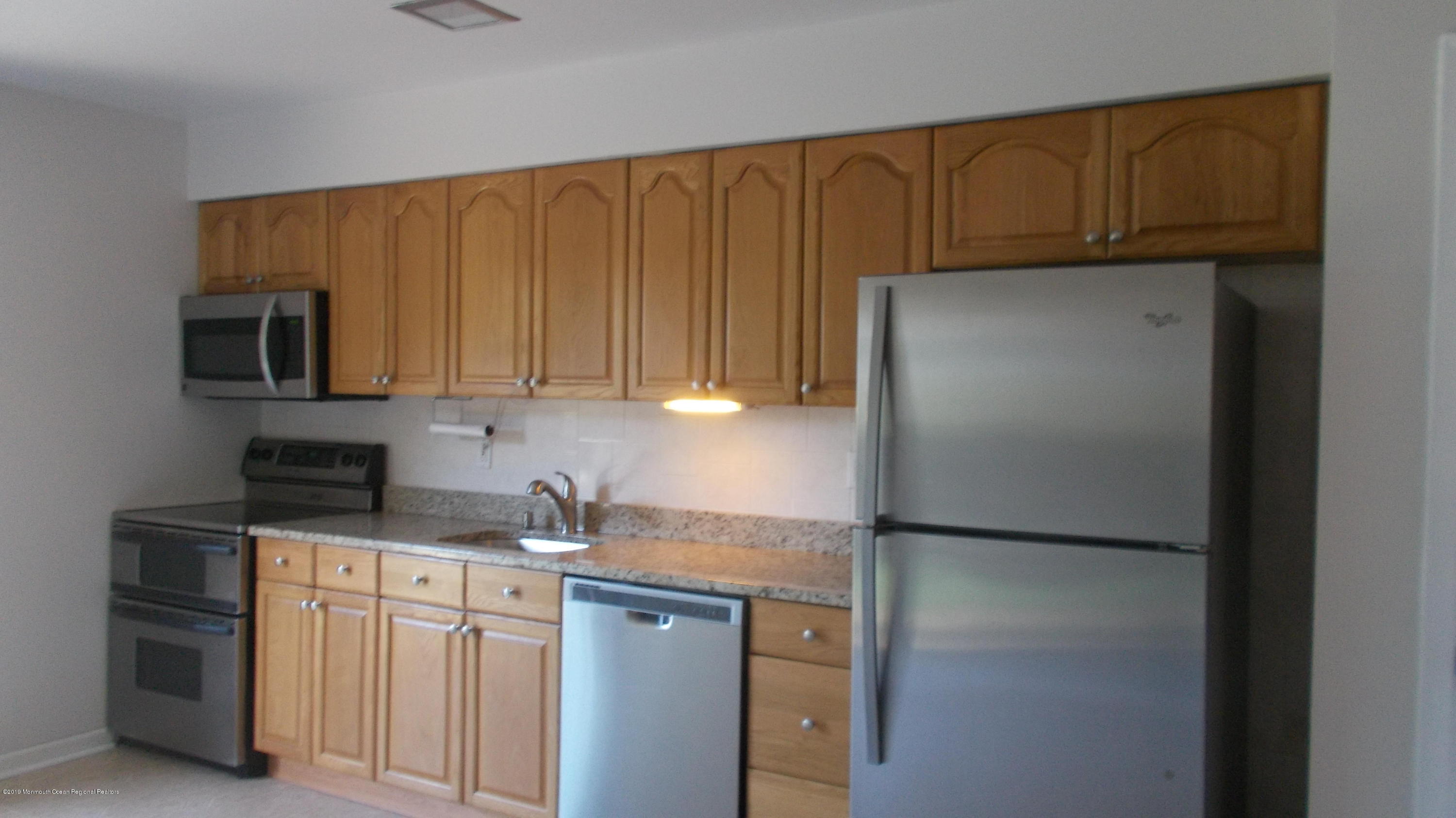 42 Greenwood Loop Road Brick, NJ 08724 - Photo 2 of 13 DSCN0836 (4)