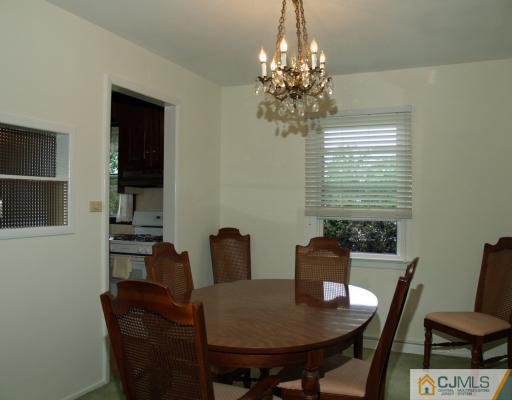 29 Larchmont Road Edison, NJ 08837 - Photo 4 of 10 Gallery Image 4